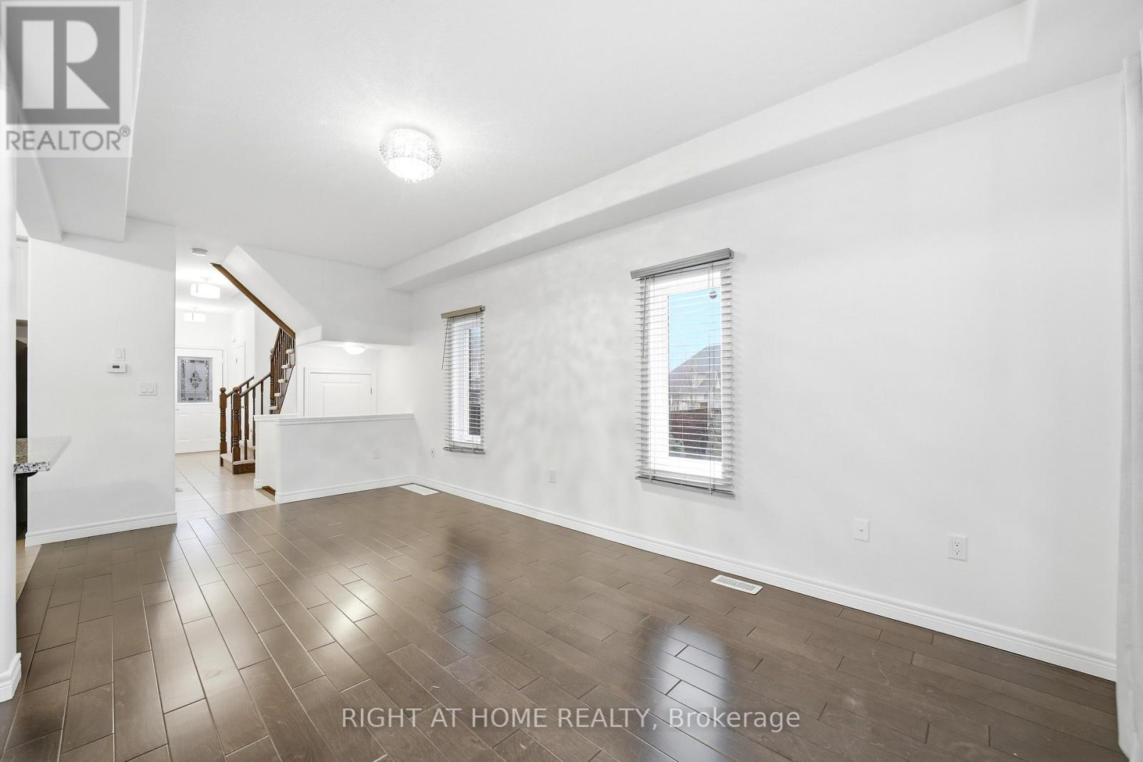 32 Rolling Lane, Hamilton, Ontario  L8K 0A1 - Photo 12 - X12833242