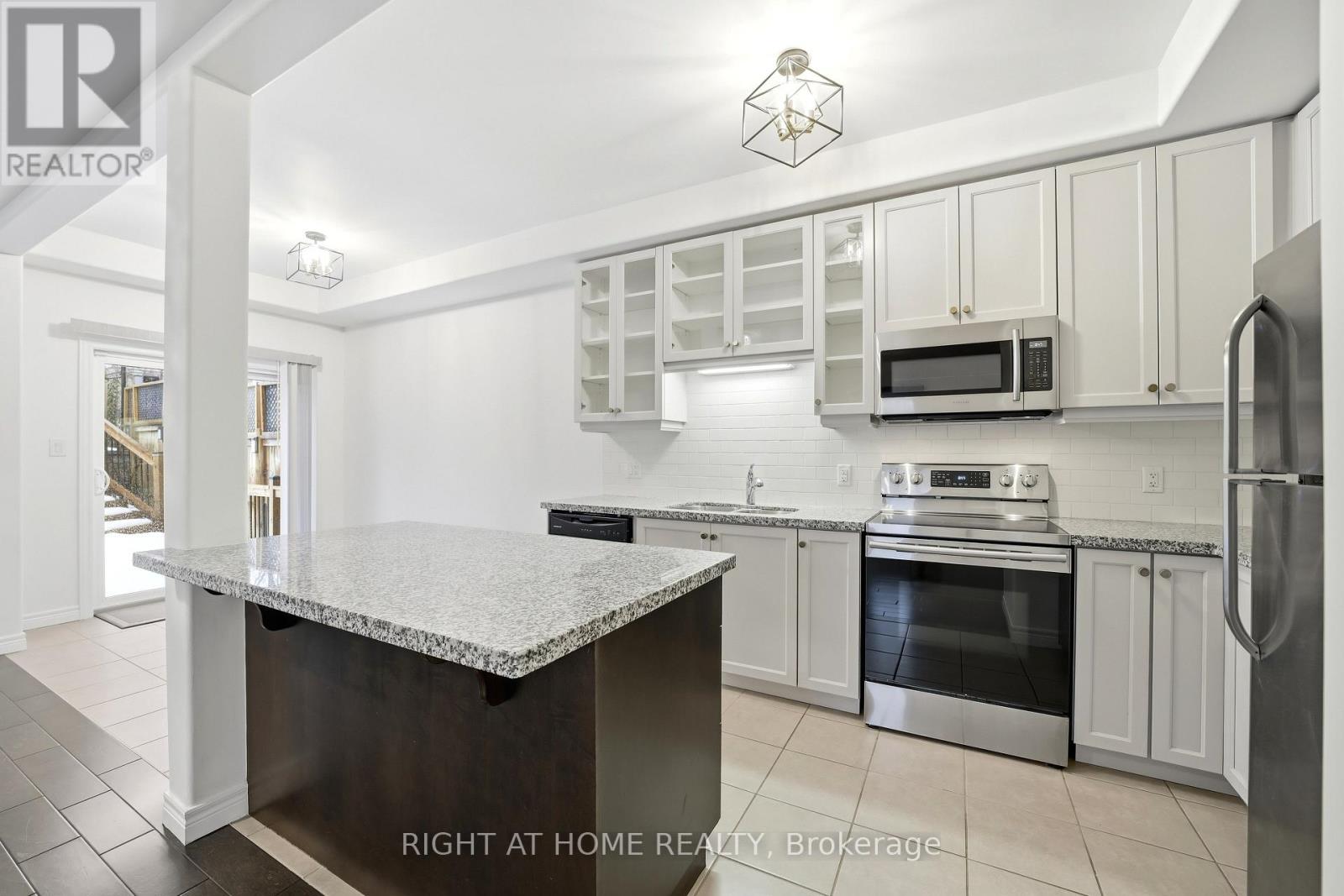 32 Rolling Lane, Hamilton, Ontario  L8K 0A1 - Photo 14 - X12833242