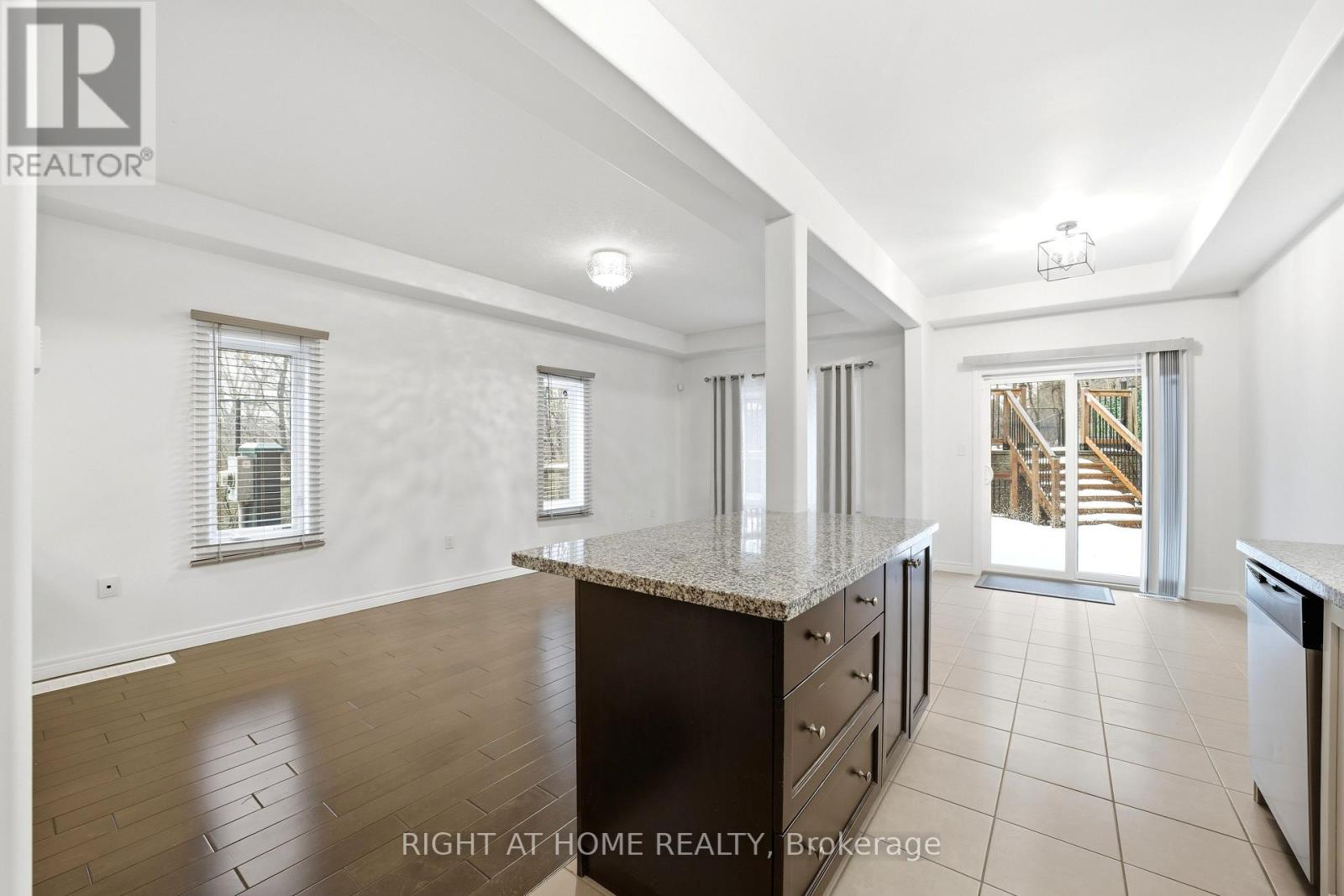 32 Rolling Lane, Hamilton, Ontario  L8K 0A1 - Photo 15 - X12833242