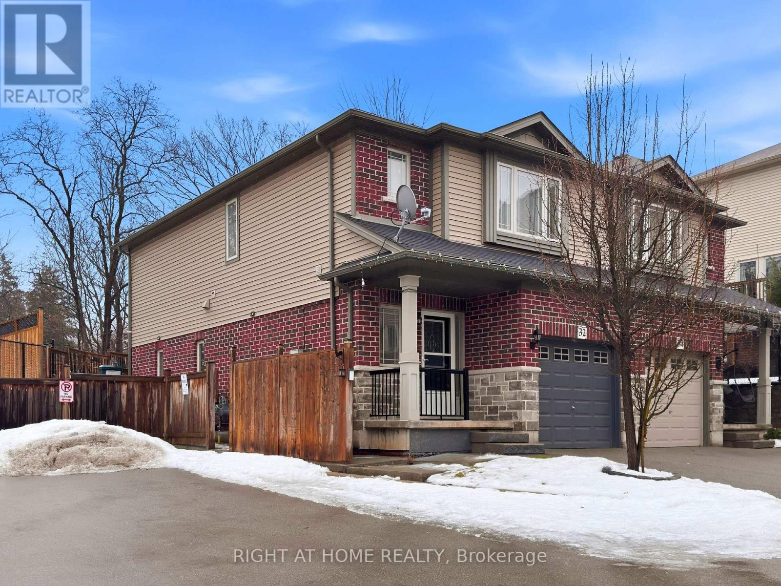 32 Rolling Lane, Hamilton, Ontario  L8K 0A1 - Photo 2 - X12833242