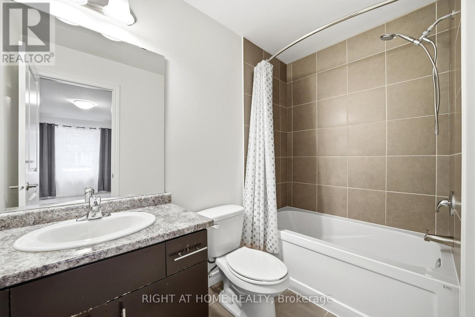 32 Rolling Lane, Hamilton, Ontario  L8K 0A1 - Photo 24 - X12833242