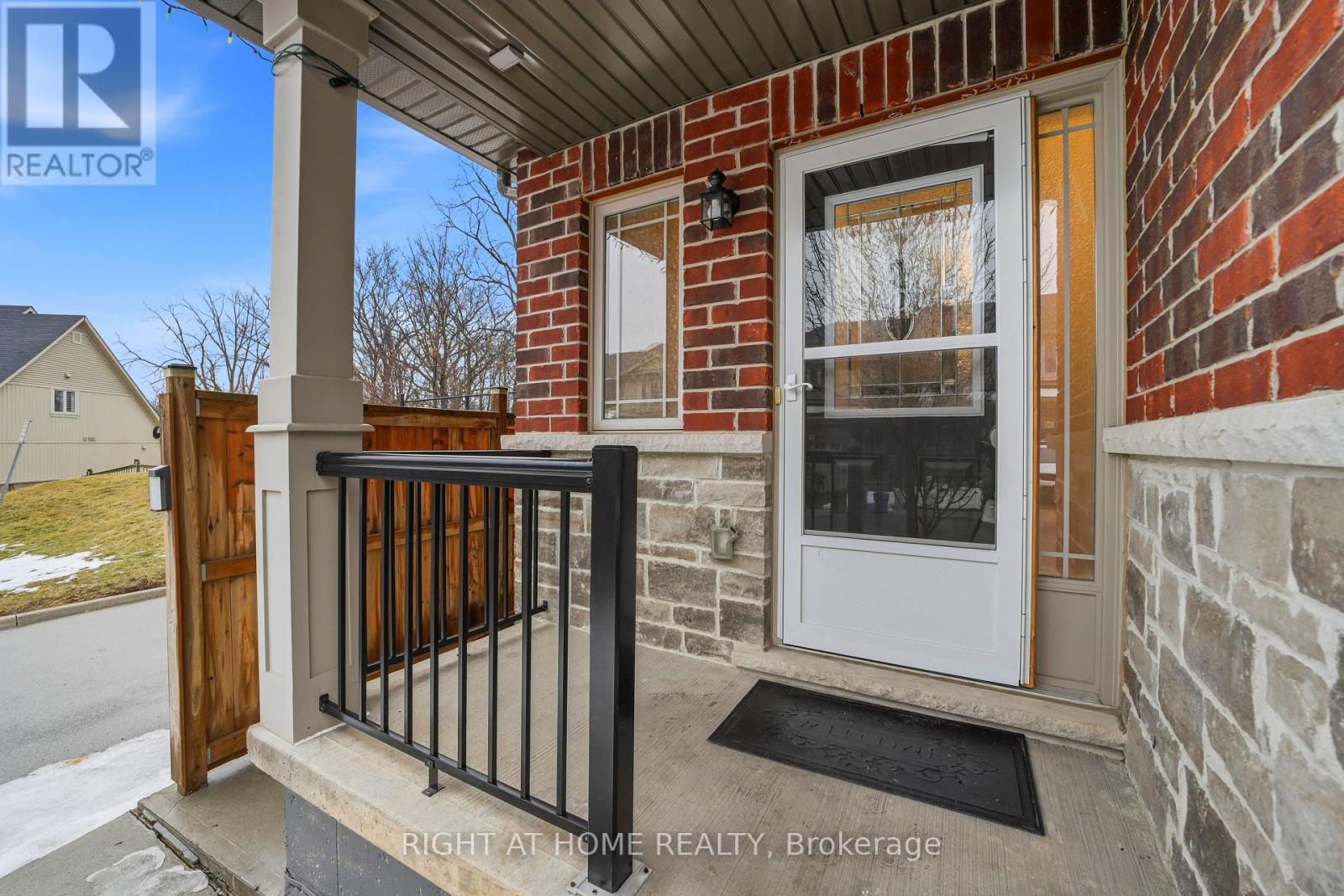 32 Rolling Lane, Hamilton, Ontario  L8K 0A1 - Photo 3 - X12833242