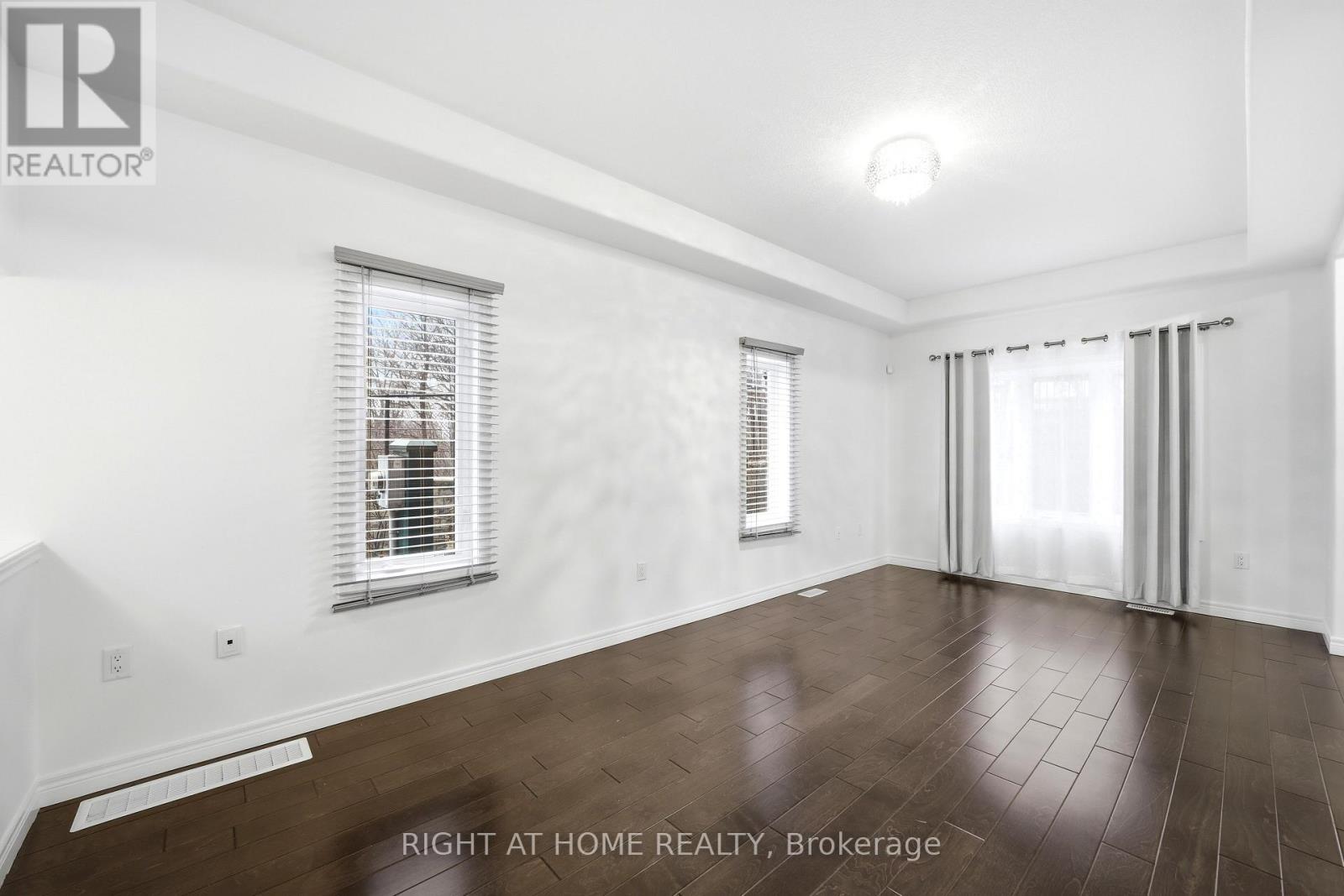 32 Rolling Lane, Hamilton, Ontario  L8K 0A1 - Photo 7 - X12833242