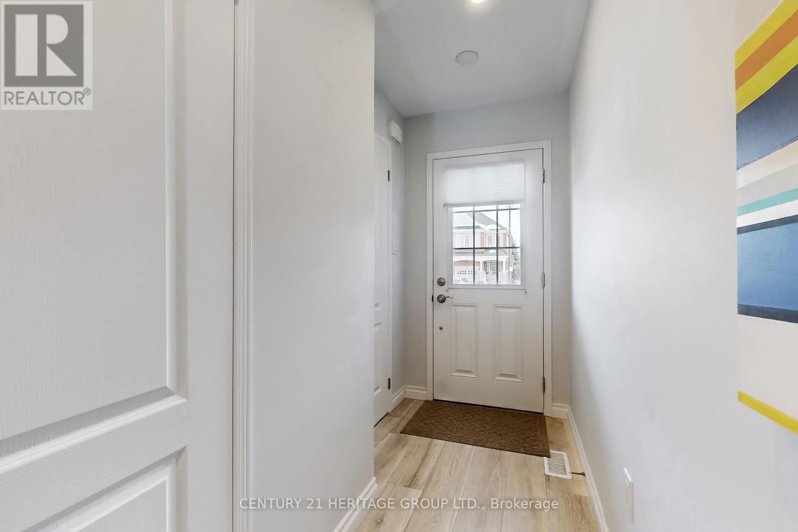 58 Russel Drive, Bradford West Gwillimbury, Ontario  L3Z 0M9 - Photo 19 - N12825090