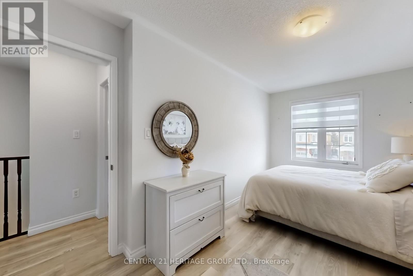 58 Russel Drive, Bradford West Gwillimbury, Ontario  L3Z 0M9 - Photo 29 - N12825090