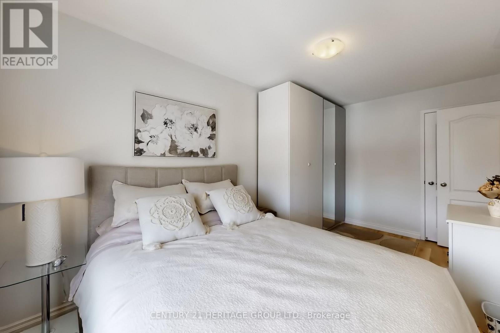 58 Russel Drive, Bradford West Gwillimbury, Ontario  L3Z 0M9 - Photo 30 - N12825090