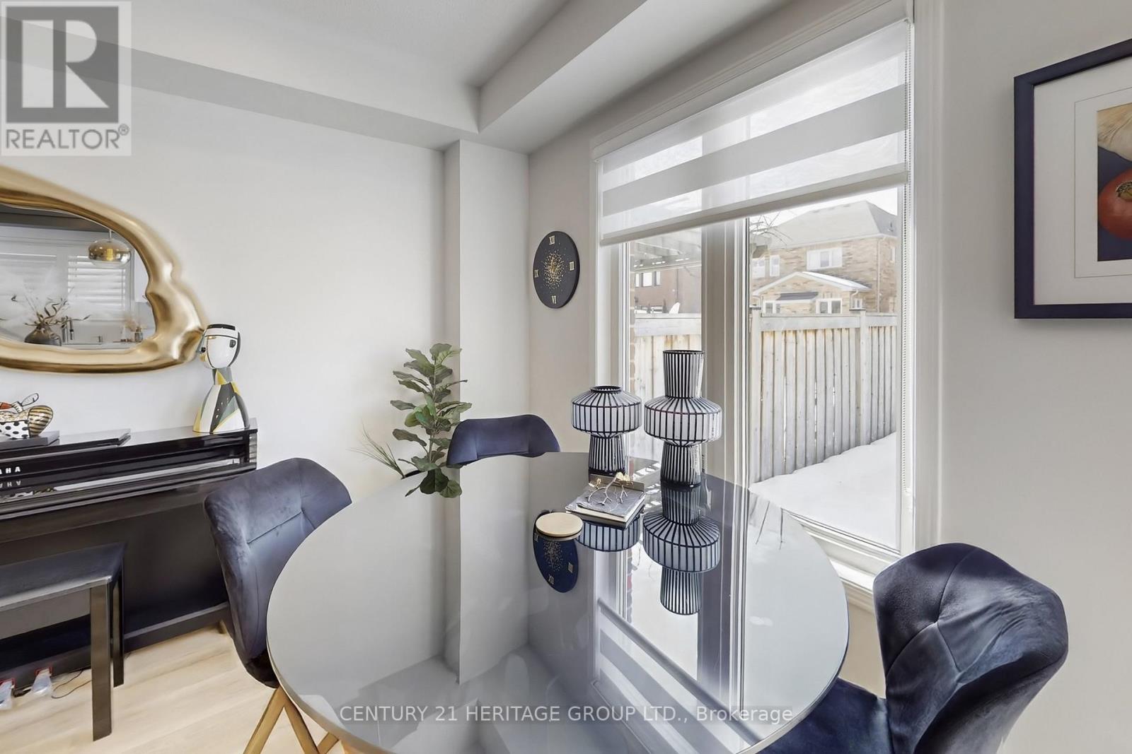 58 Russel Drive, Bradford West Gwillimbury, Ontario  L3Z 0M9 - Photo 16 - N12825090