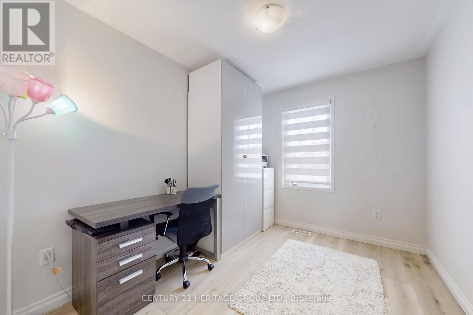 58 Russel Drive, Bradford West Gwillimbury, Ontario  L3Z 0M9 - Photo 32 - N12825090