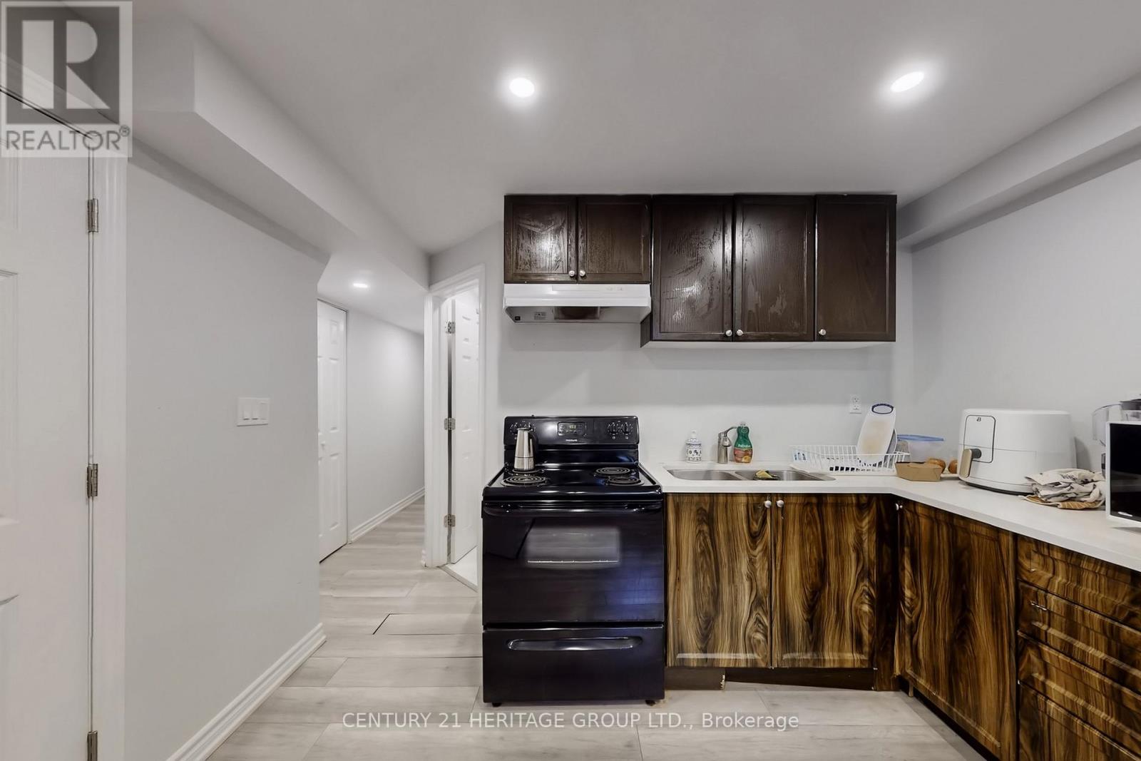 58 Russel Drive, Bradford West Gwillimbury, Ontario  L3Z 0M9 - Photo 34 - N12825090