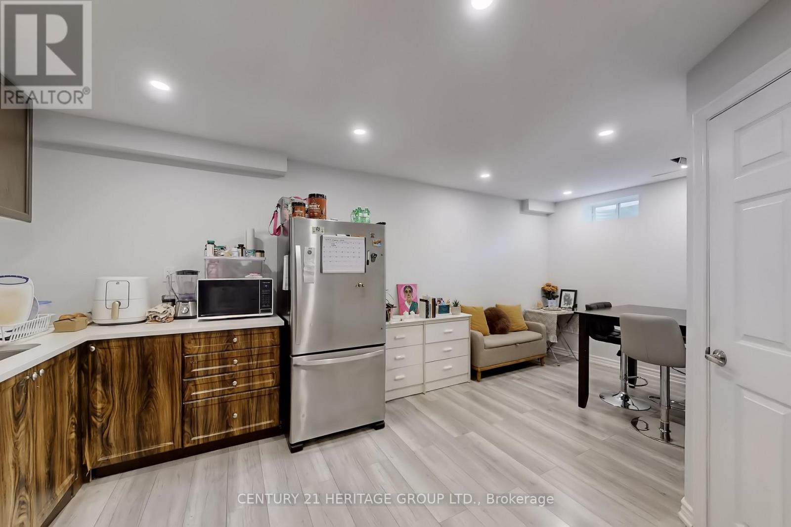 58 Russel Drive, Bradford West Gwillimbury, Ontario  L3Z 0M9 - Photo 36 - N12825090