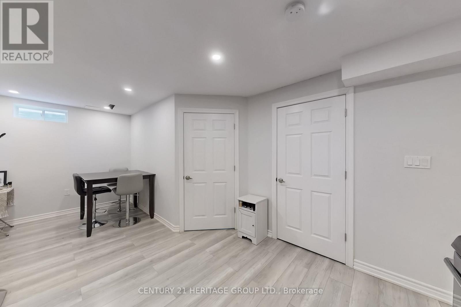 58 Russel Drive, Bradford West Gwillimbury, Ontario  L3Z 0M9 - Photo 38 - N12825090