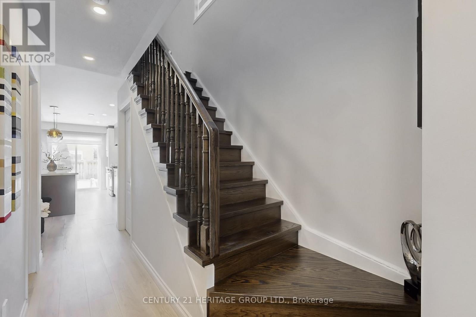 58 Russel Drive, Bradford West Gwillimbury, Ontario  L3Z 0M9 - Photo 20 - N12825090