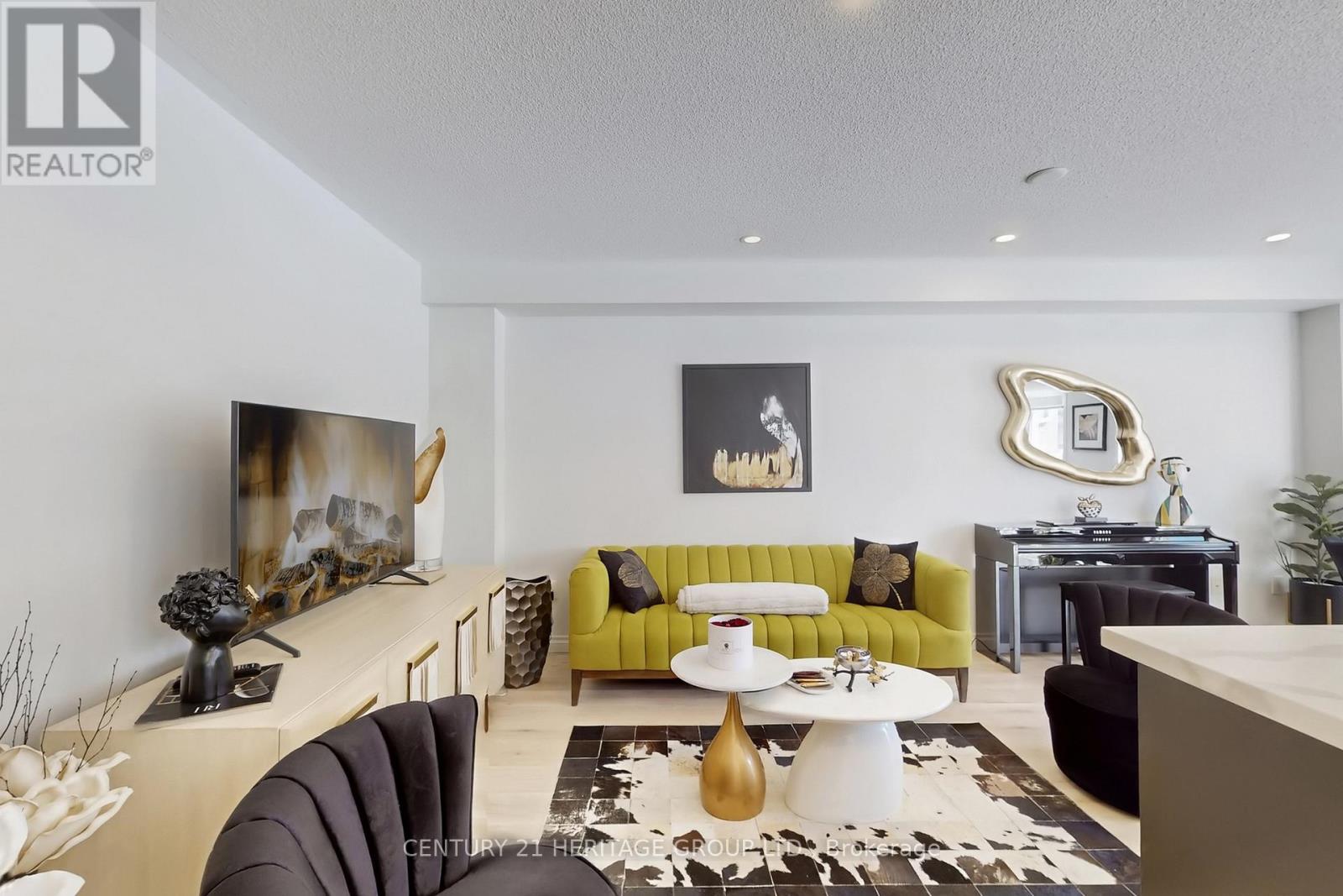 58 Russel Drive, Bradford West Gwillimbury, Ontario  L3Z 0M9 - Photo 3 - N12825090