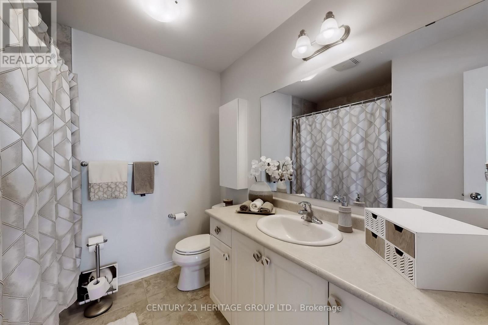 58 Russel Drive, Bradford West Gwillimbury, Ontario  L3Z 0M9 - Photo 31 - N12825090