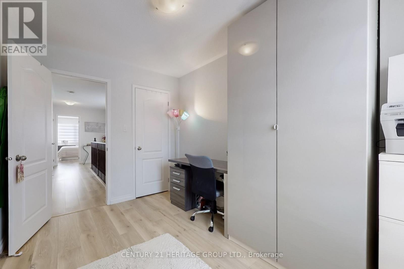 58 Russel Drive, Bradford West Gwillimbury, Ontario  L3Z 0M9 - Photo 33 - N12825090