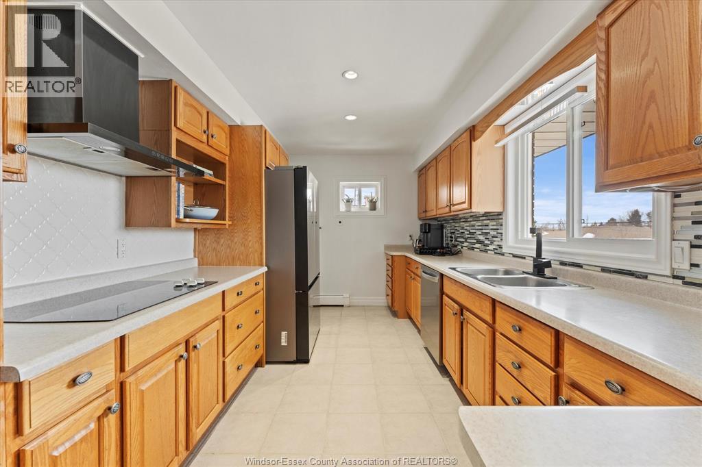 22 Roger Street, Leamington, Ontario N8H 3N9 - Photo 11 - 26004289