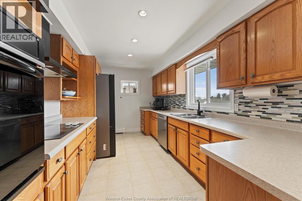 22 Roger Street, Leamington, Ontario N8H 3N9 - Photo 9 - 26004289