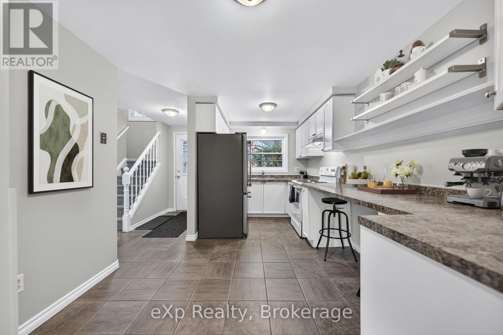 75 - 129 Victoria Road N, Guelph, Ontario  N1E 6V4 - Photo 4 - X12833456