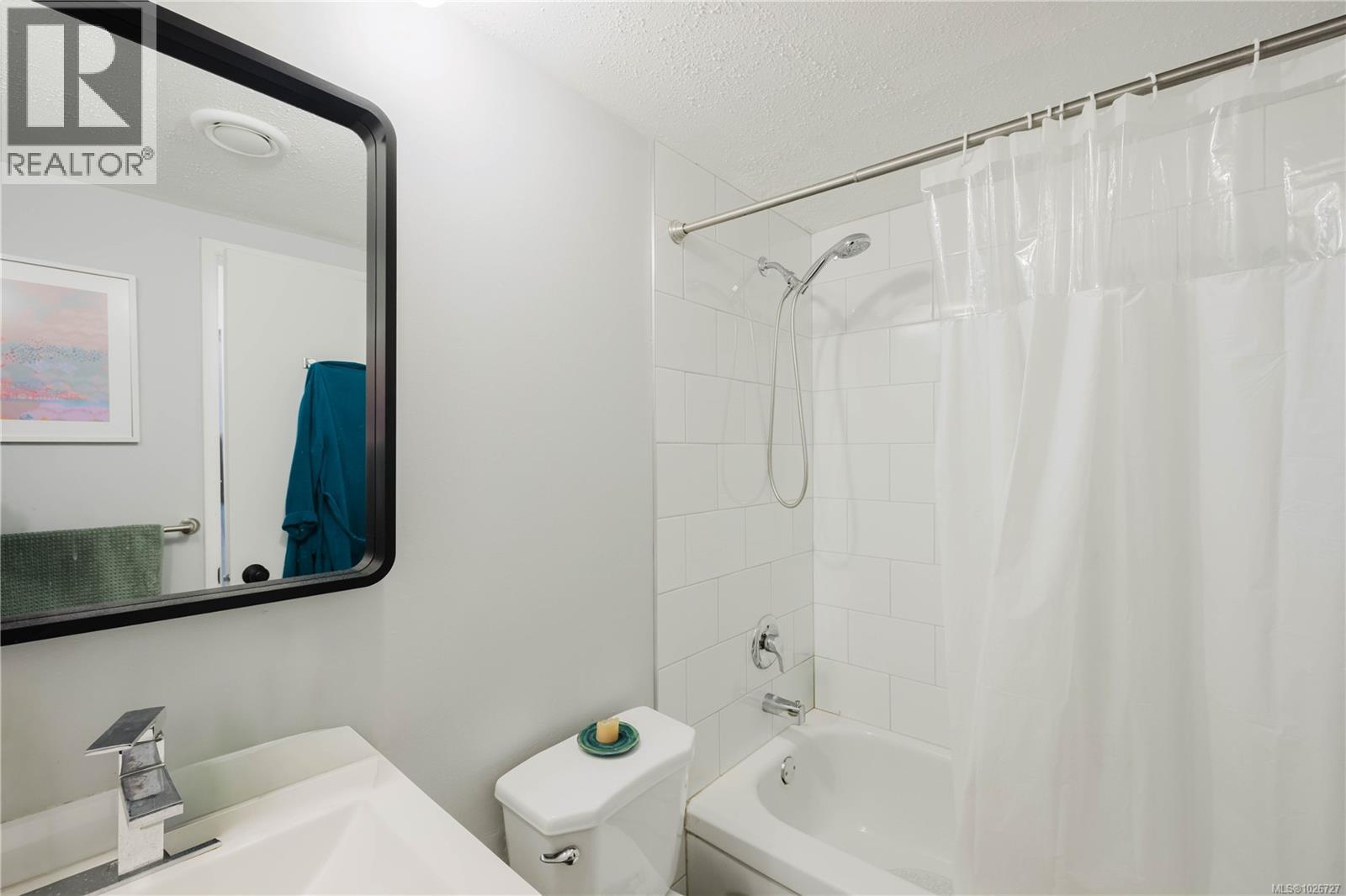 201 1235 Johnson St, Victoria, British Columbia  V8V 3N9 - Photo 15 - 1026727