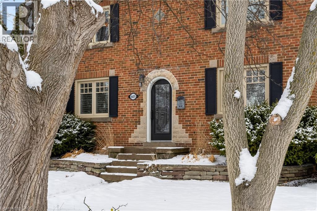 605 Emerald Street, Burlington, Ontario  L7R 2P3 - Photo 3 - 40807387