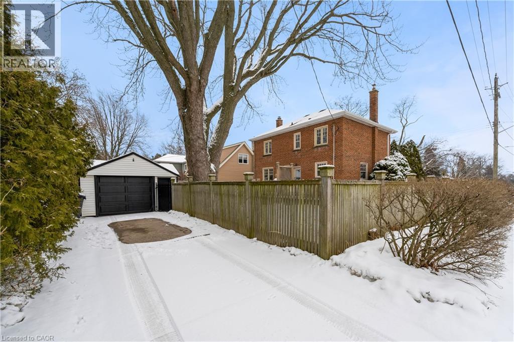 605 Emerald Street, Burlington, Ontario  L7R 2P3 - Photo 5 - 40807387