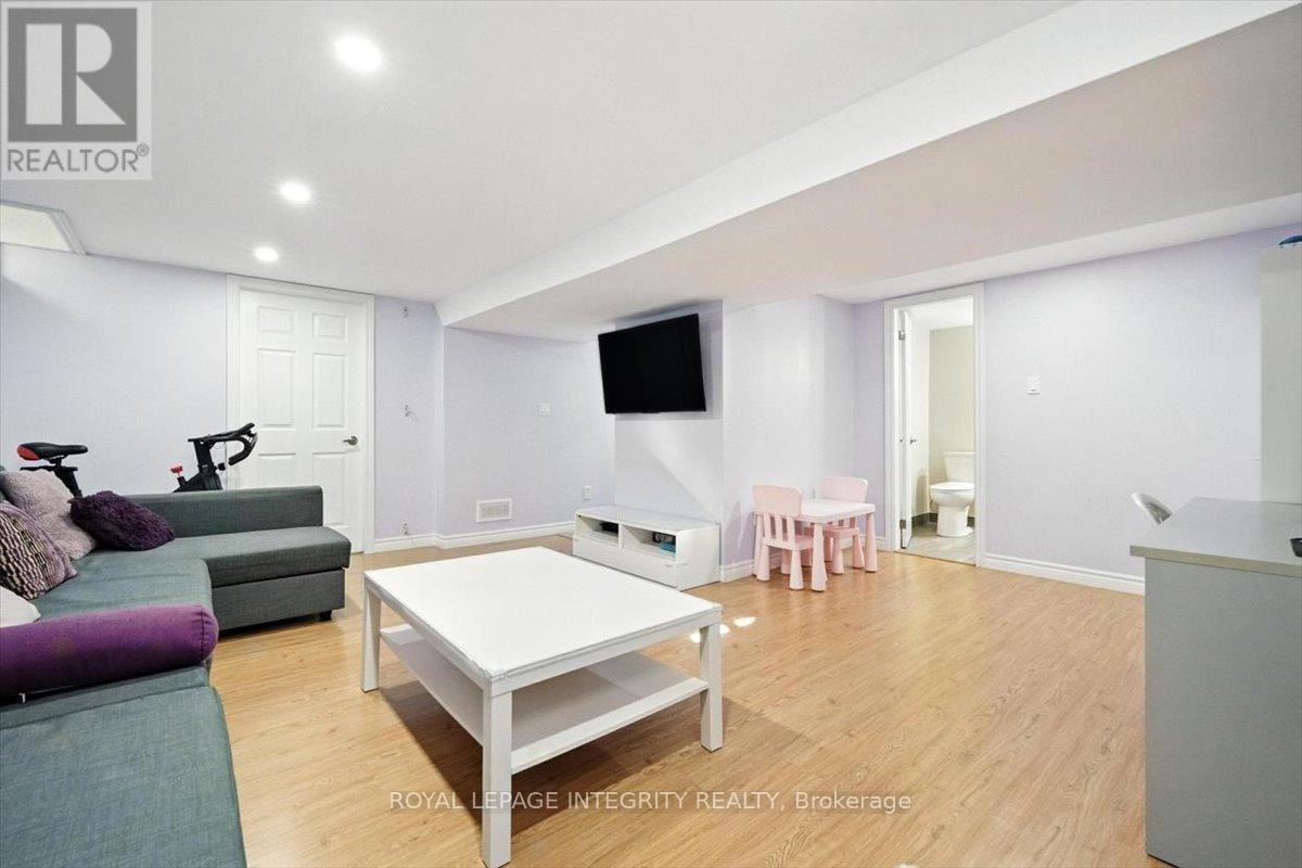 1097 Moselle Crescent, Ottawa, Ontario  K1C 2S8 - Photo 29 - X12833352