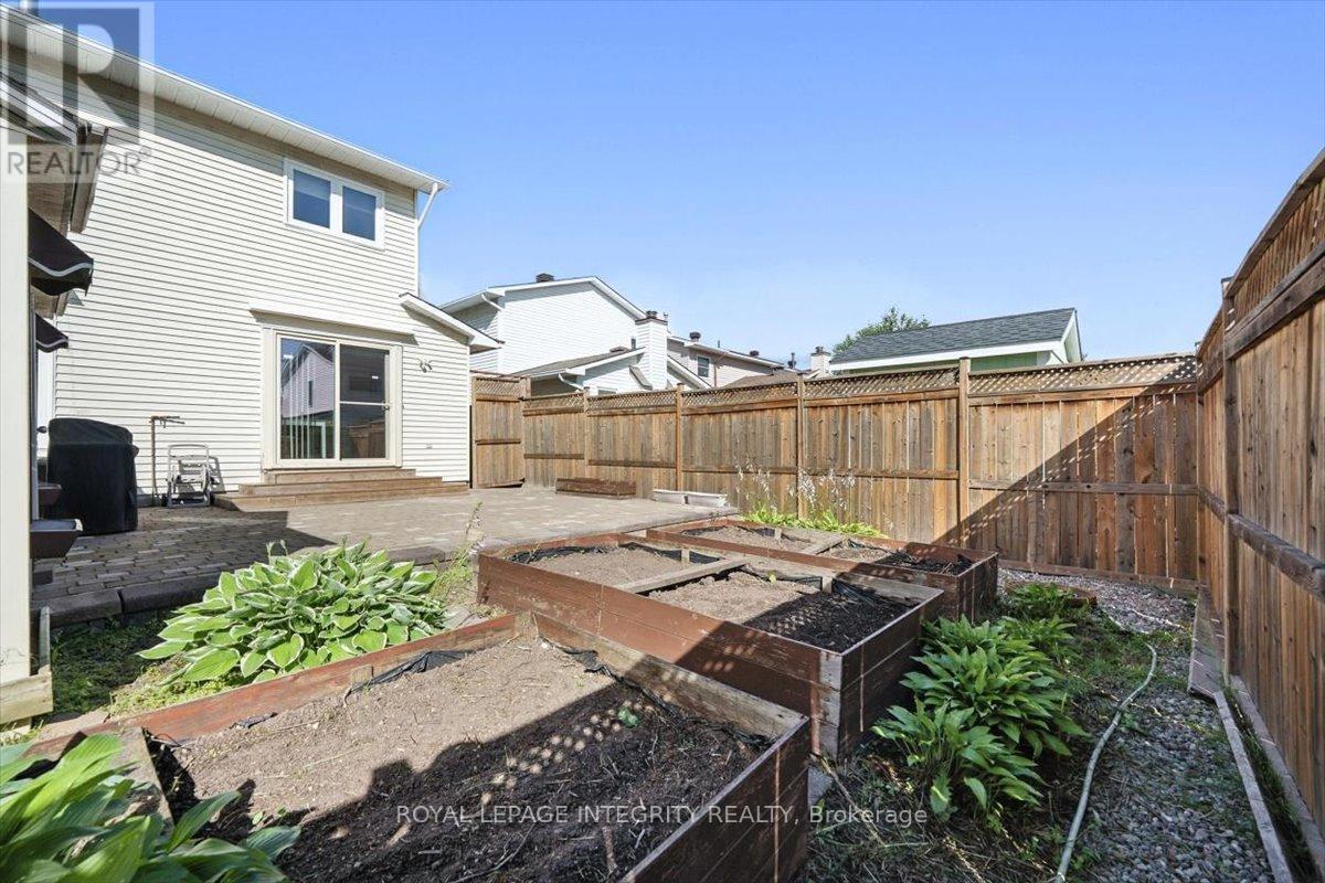 1097 Moselle Crescent, Ottawa, Ontario  K1C 2S8 - Photo 37 - X12833352