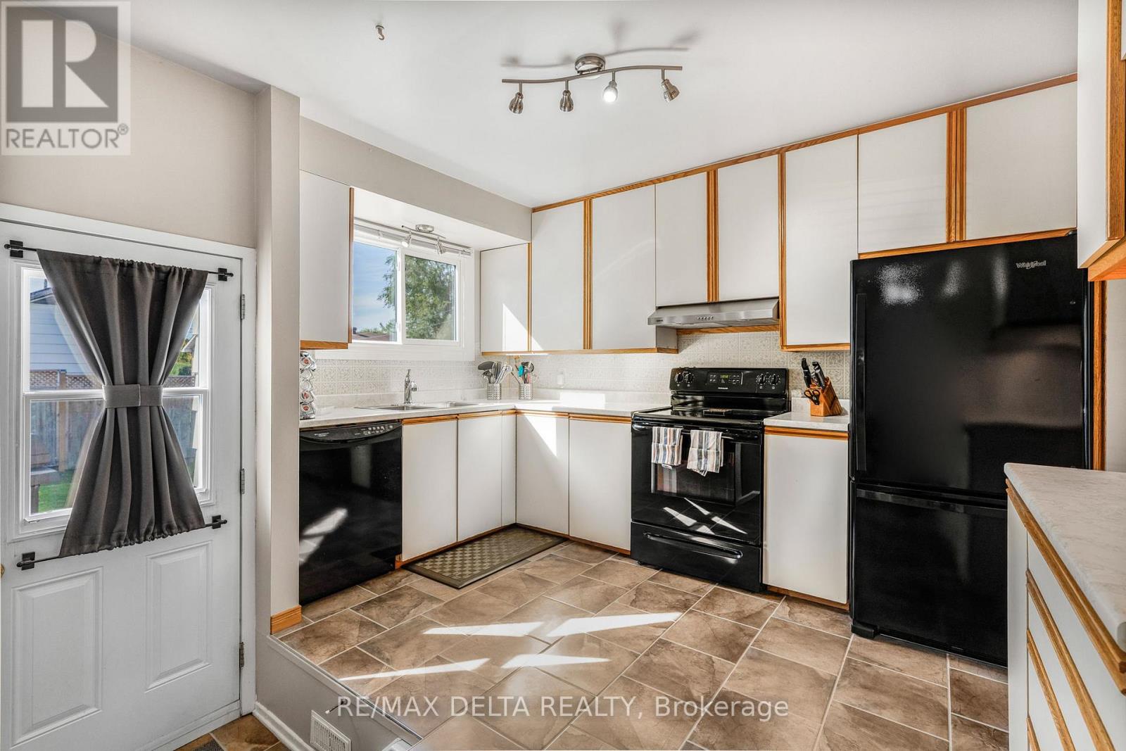 722 Nicole Street, Clarence-Rockland, Ontario  K4K 1G4 - Photo 12 - X12833380