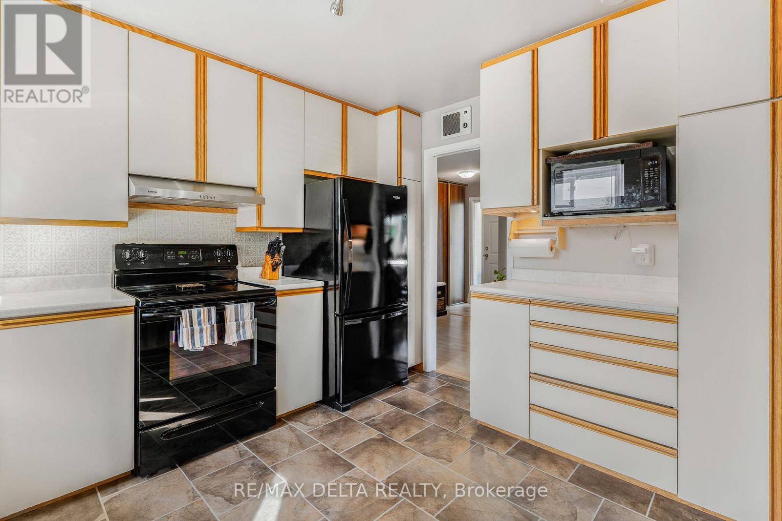 722 Nicole Street, Clarence-Rockland, Ontario  K4K 1G4 - Photo 13 - X12833380