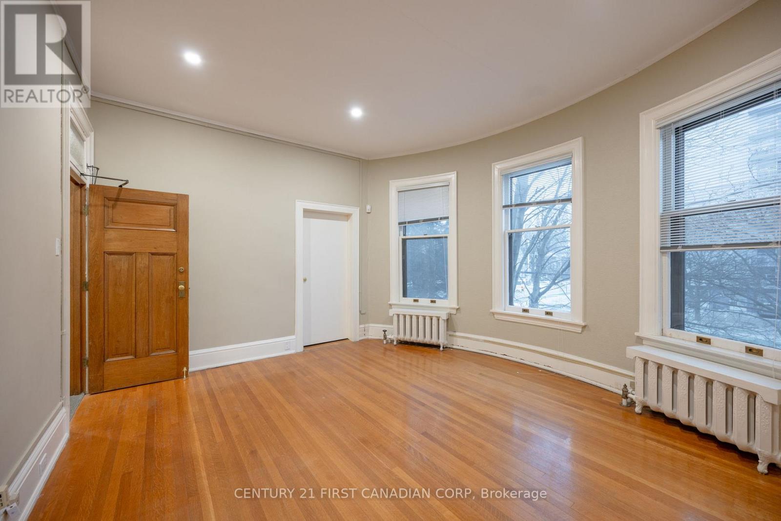 2 - 400 Queens Avenue, London East, Ontario  N6B 1X9 - Photo 13 - X12833404