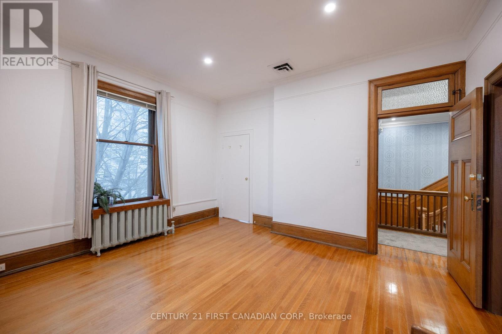 2 - 400 Queens Avenue, London East, Ontario  N6B 1X9 - Photo 6 - X12833404