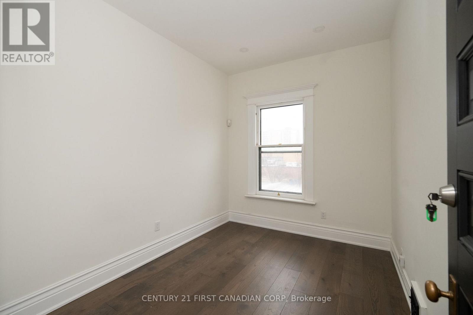 3 - 408 Queens Avenue, London East, Ontario  N6B 1X9 - Photo 5 - X12833430