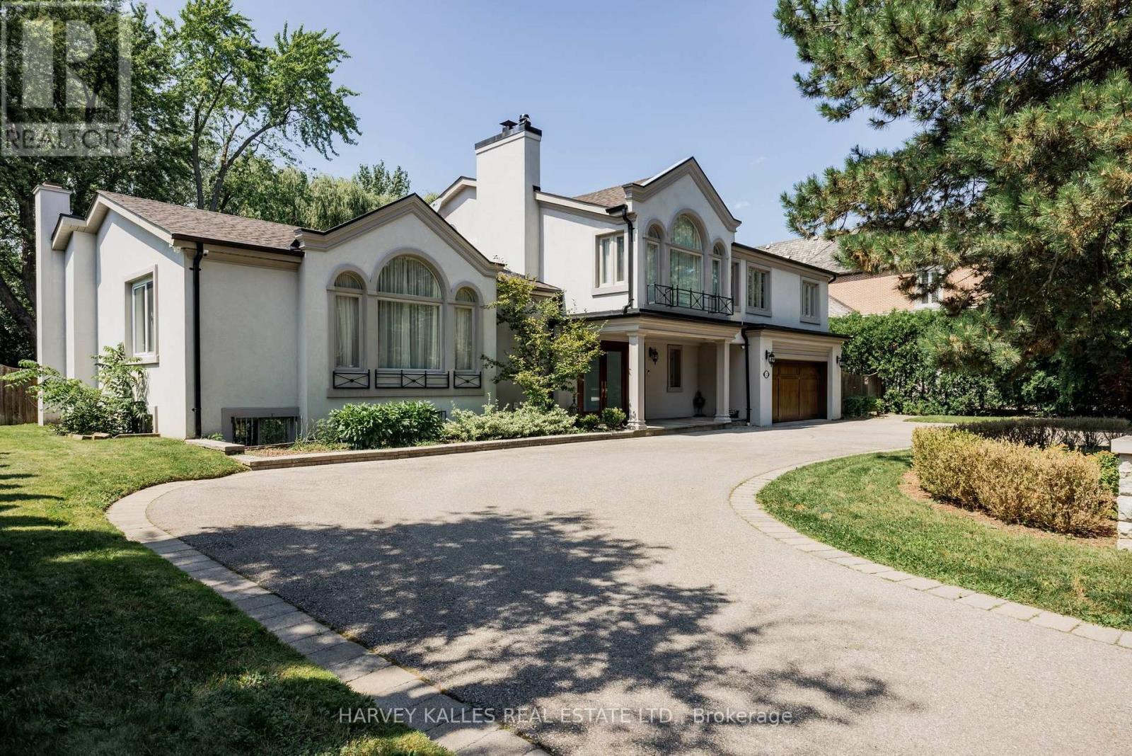 42 FIFESHIRE ROAD, Toronto, Ontario
