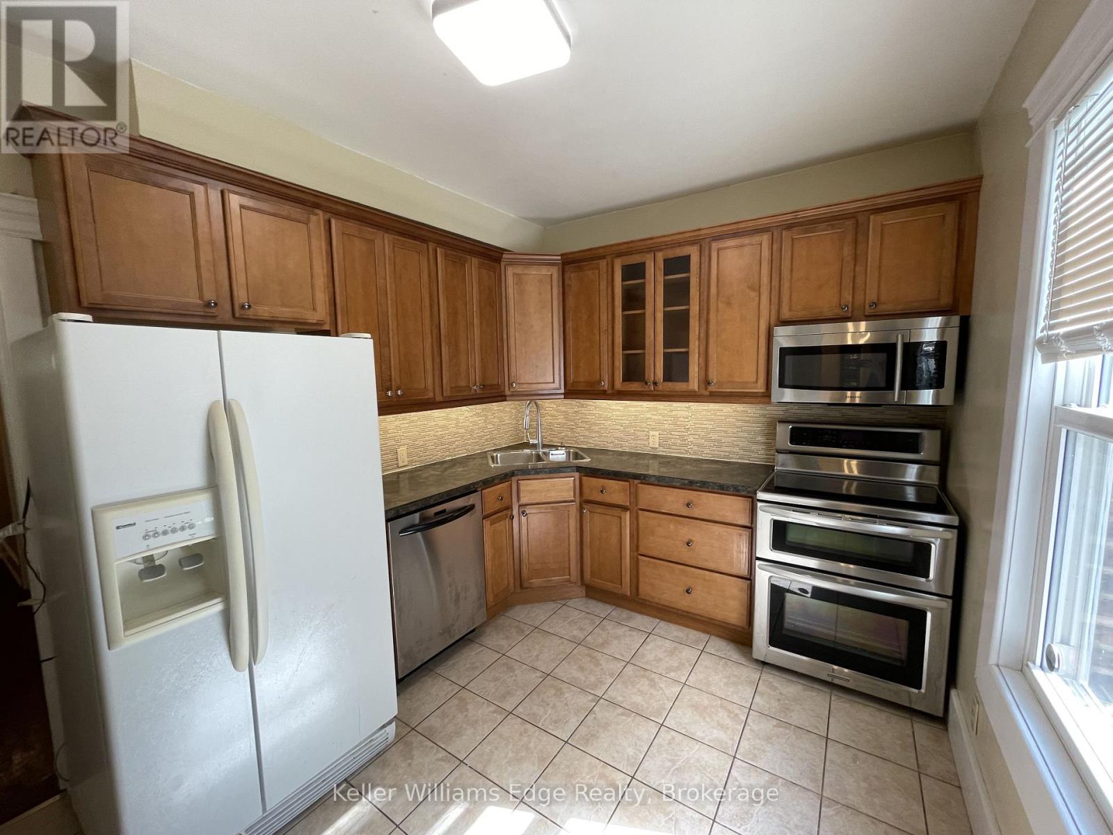 93 Sussex Street, Hamilton, Ontario  L8S 2E2 - Photo 5 - X12833350