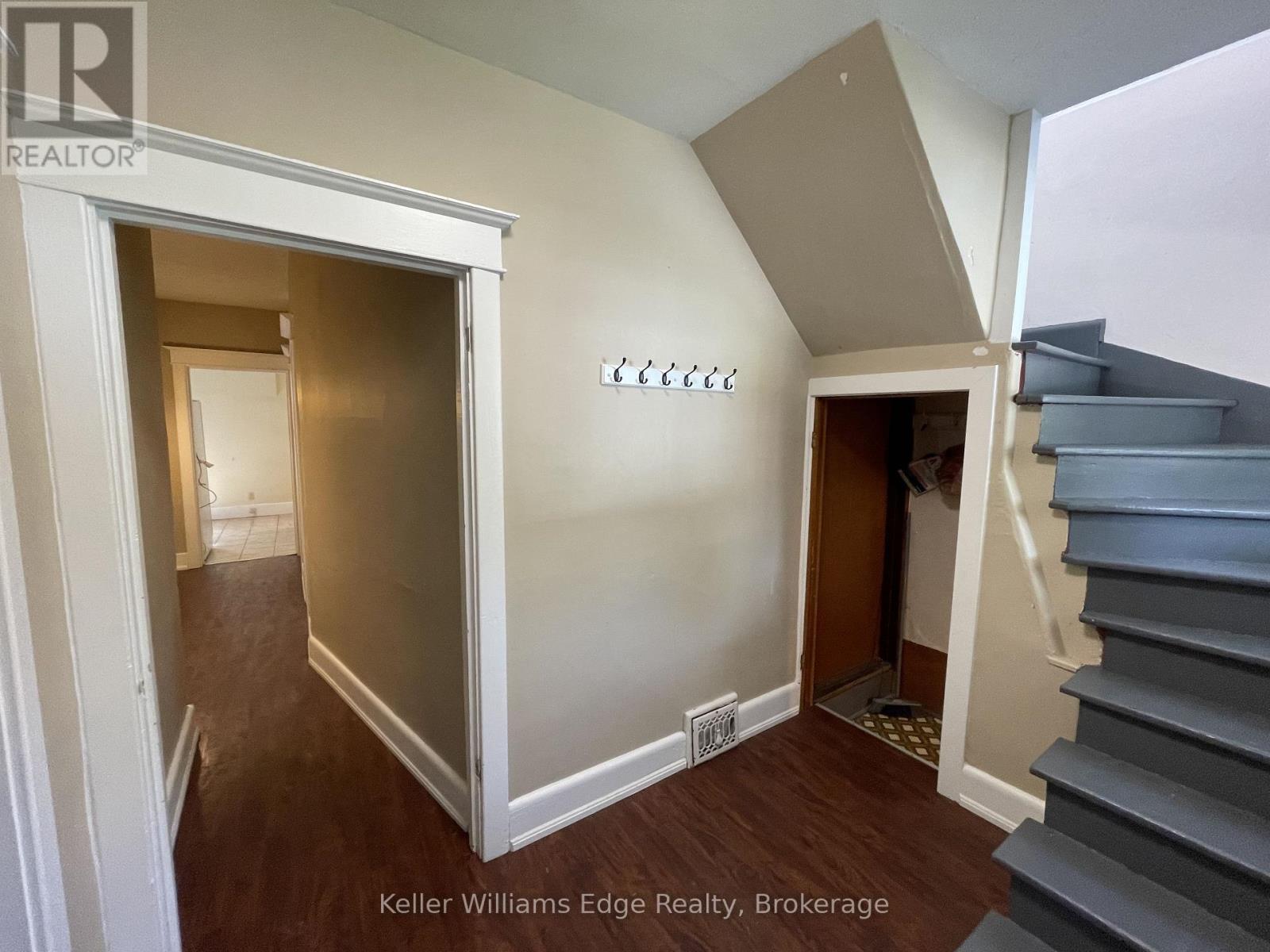 93 Sussex Street, Hamilton, Ontario  L8S 2E2 - Photo 9 - X12833350