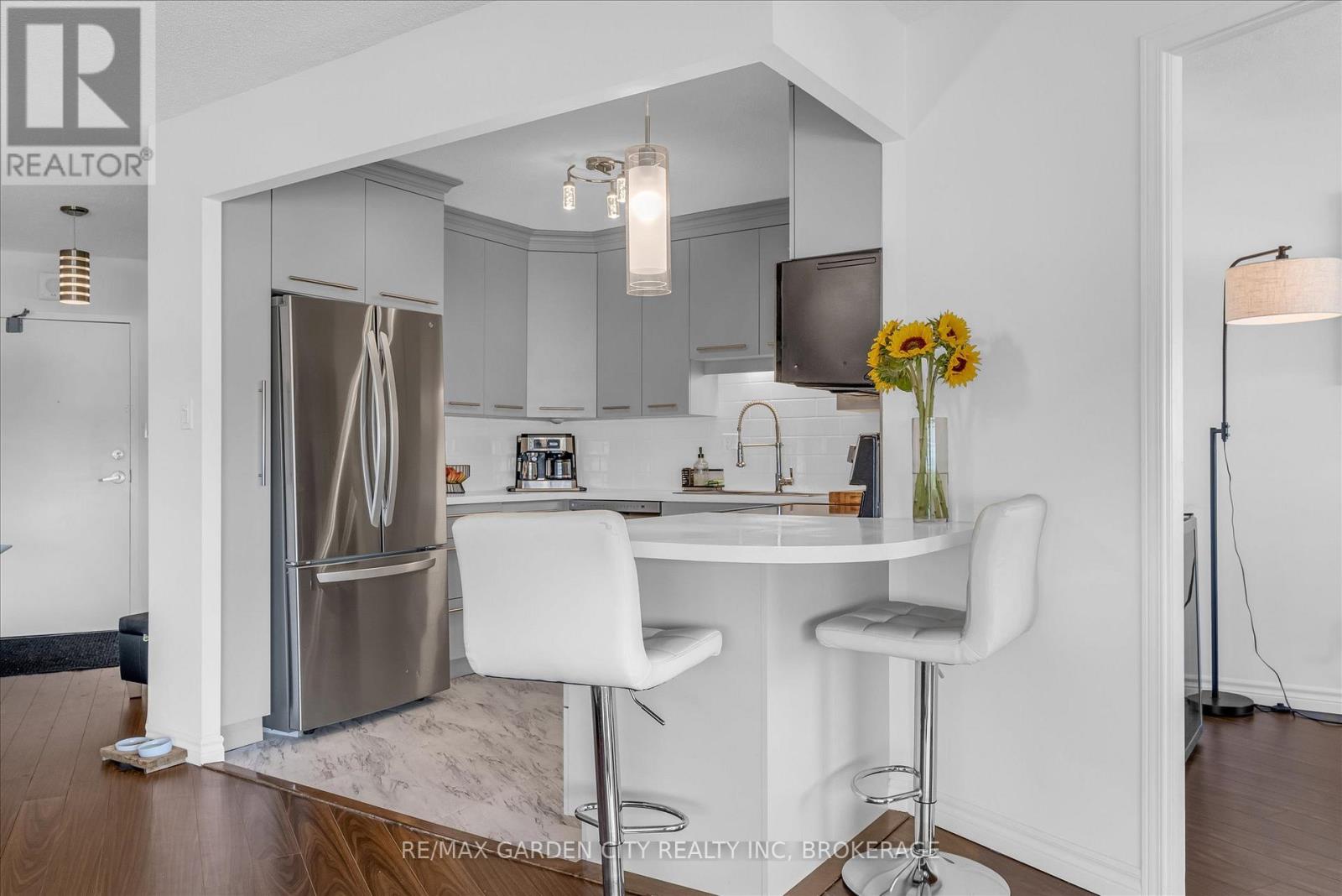 1111 - 7 Gale Crescent, St. Catharines (E. Chester), Ontario  L2R 7M8 - Photo 11 - X12833384