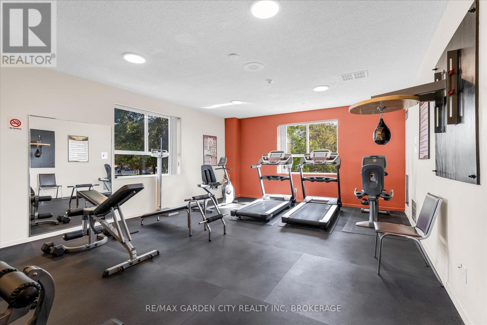 1111 - 7 Gale Crescent, St. Catharines (E. Chester), Ontario  L2R 7M8 - Photo 22 - X12833384