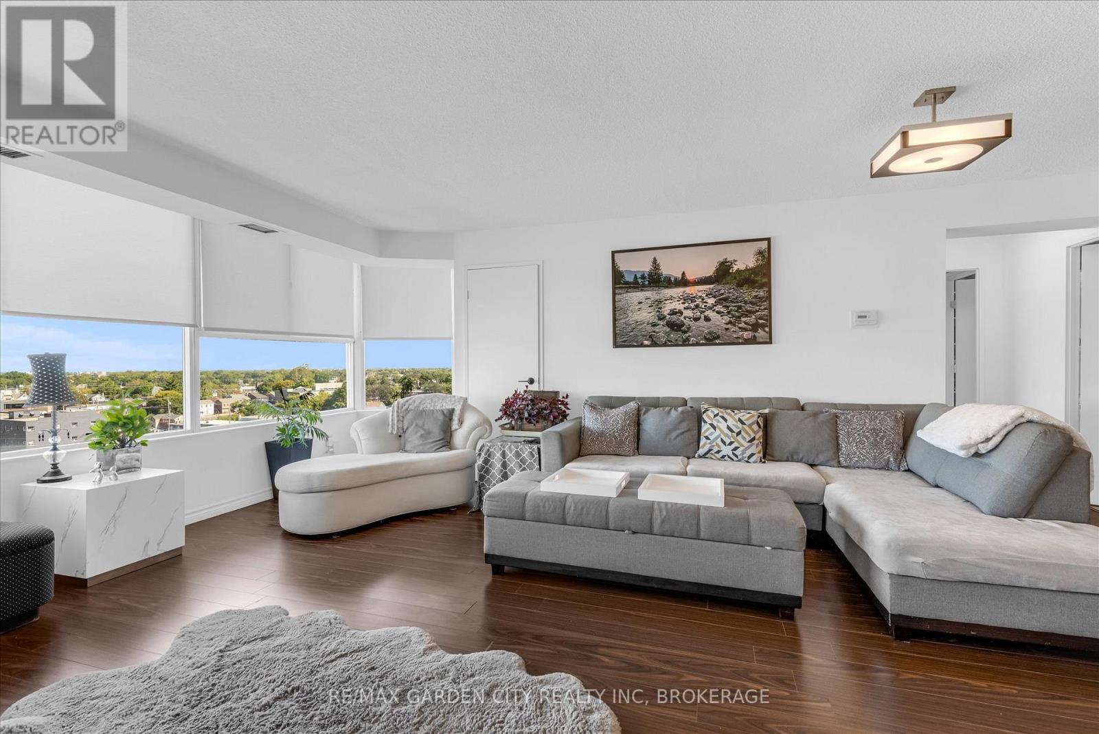 1111 - 7 Gale Crescent, St. Catharines (E. Chester), Ontario  L2R 7M8 - Photo 6 - X12833384