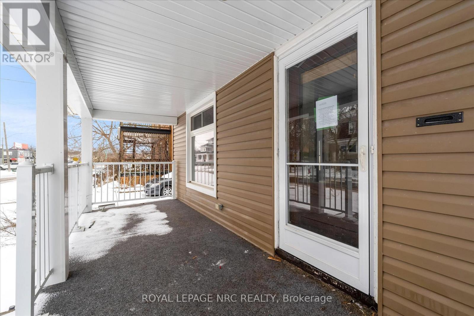 4878 Stamford Street, Niagara Falls, Ontario  L2E 1M1 - Photo 3 - X12833418