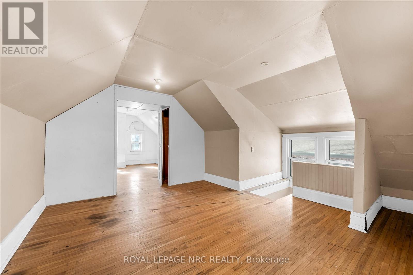 4878 Stamford Street, Niagara Falls, Ontario  L2E 1M1 - Photo 31 - X12833418