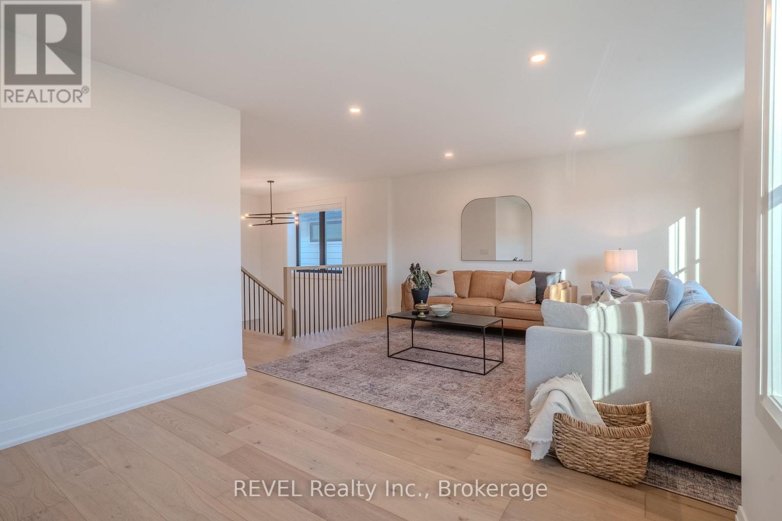 21 Arsenault Crescent, Pelham (Fonthill), Ontario  L0S 1E1 - Photo 20 - X12833436