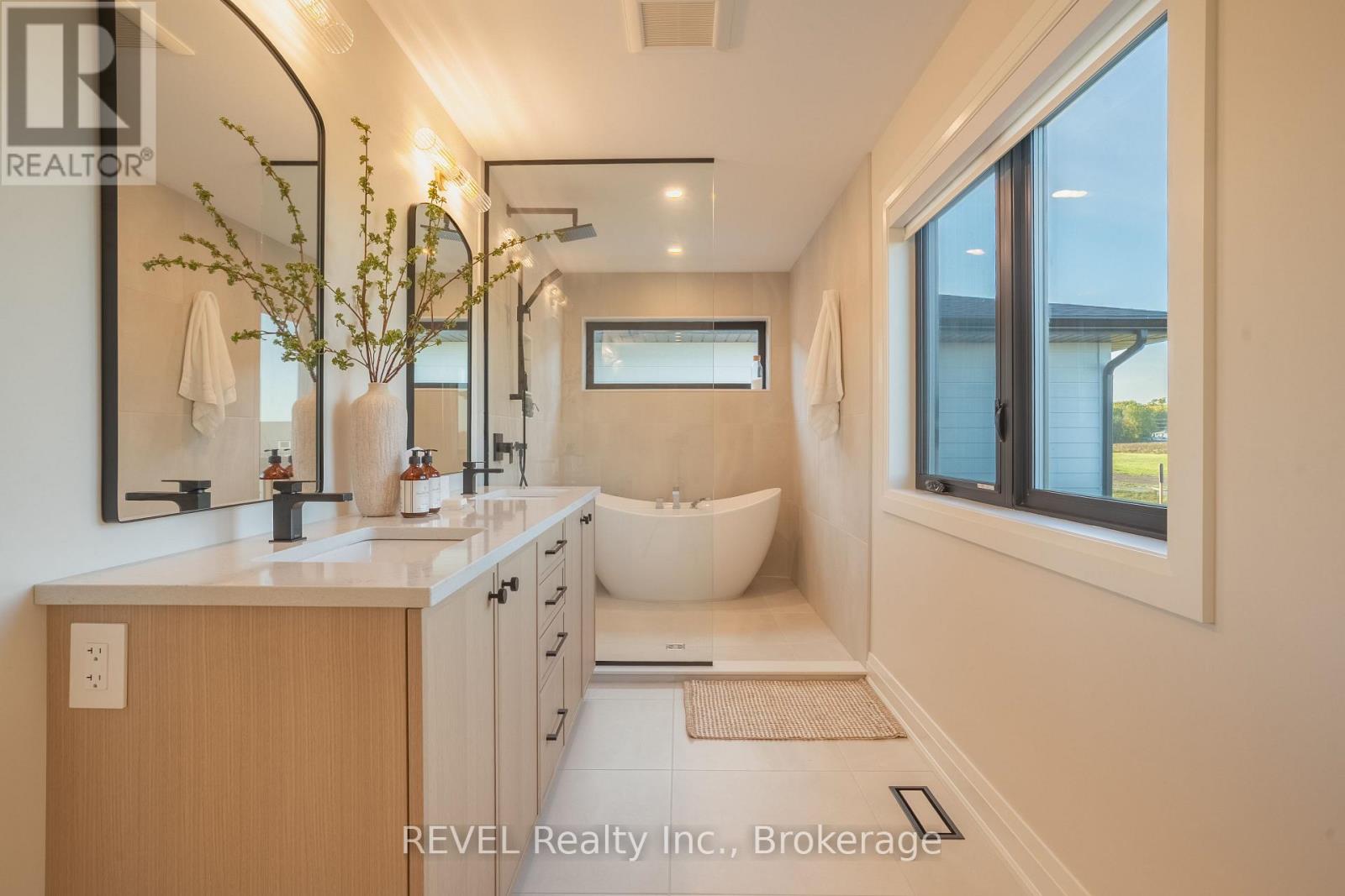 21 Arsenault Crescent, Pelham (Fonthill), Ontario  L0S 1E1 - Photo 31 - X12833436