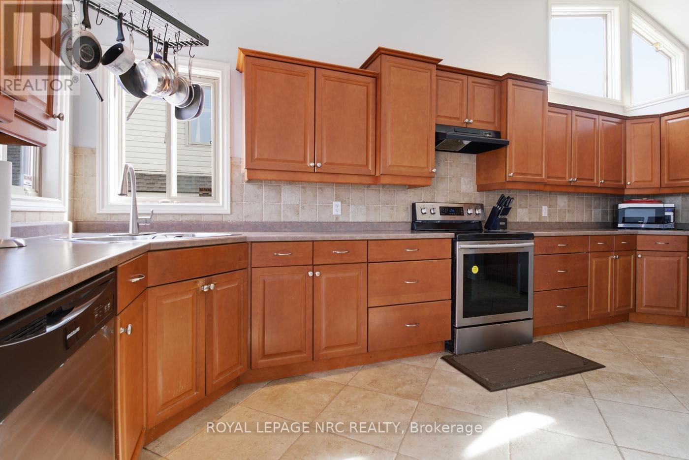 4001 Weinbrenner Road, Niagara Falls, Ontario  L2G 7X9 - Photo 15 - X12833474