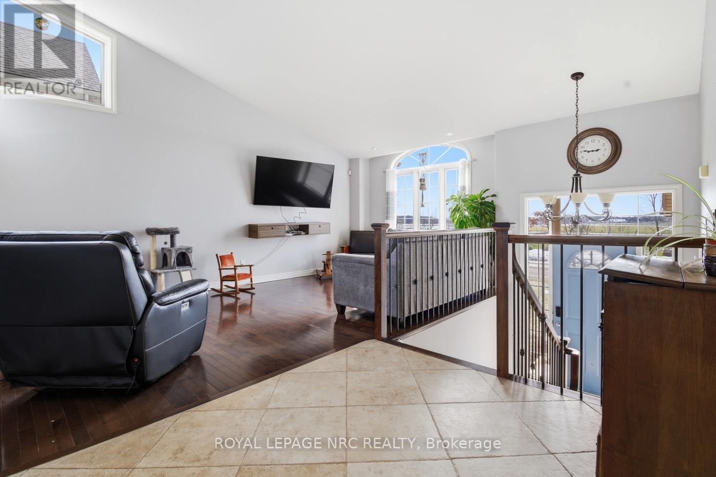 4001 Weinbrenner Road, Niagara Falls, Ontario  L2G 7X9 - Photo 9 - X12833474