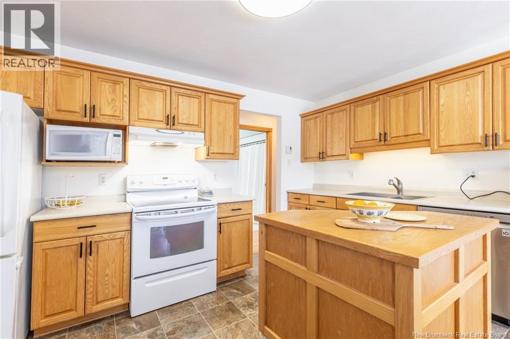 135 Goodine Street, Fredericton, New Brunswick  E3B 7J7 - Photo 7 - NB133516