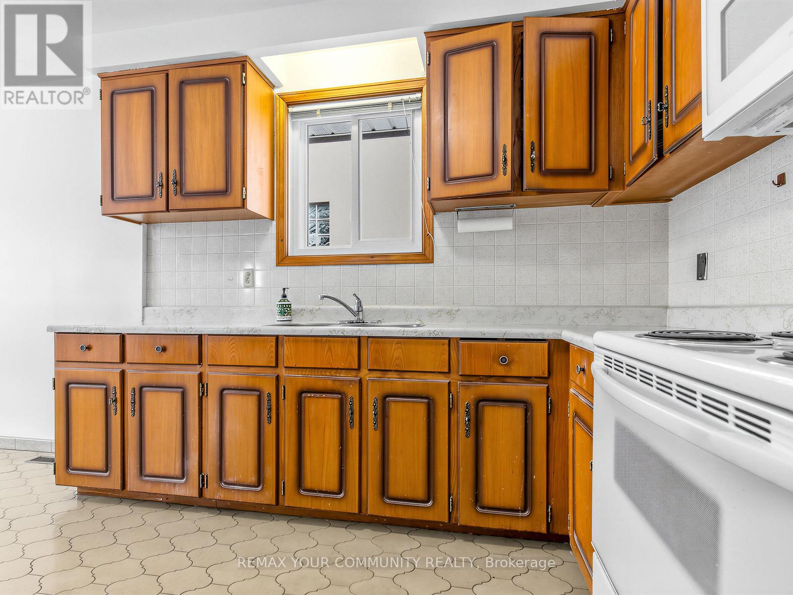 401 Melrose Avenue, Toronto, Ontario  M5M 1Z6 - Photo 11 - C12833376