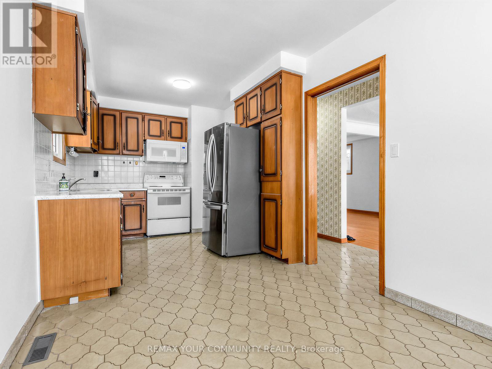 401 Melrose Avenue, Toronto, Ontario  M5M 1Z6 - Photo 12 - C12833376