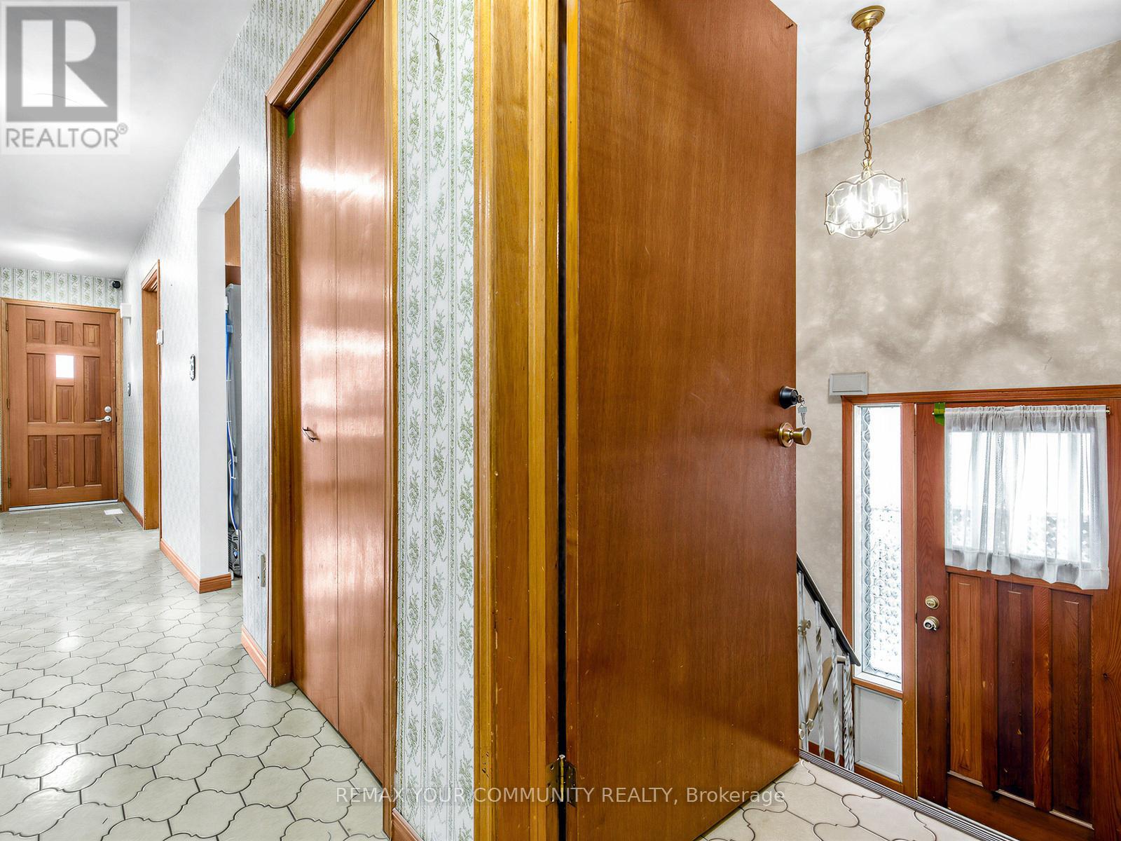 401 Melrose Avenue, Toronto, Ontario  M5M 1Z6 - Photo 16 - C12833376