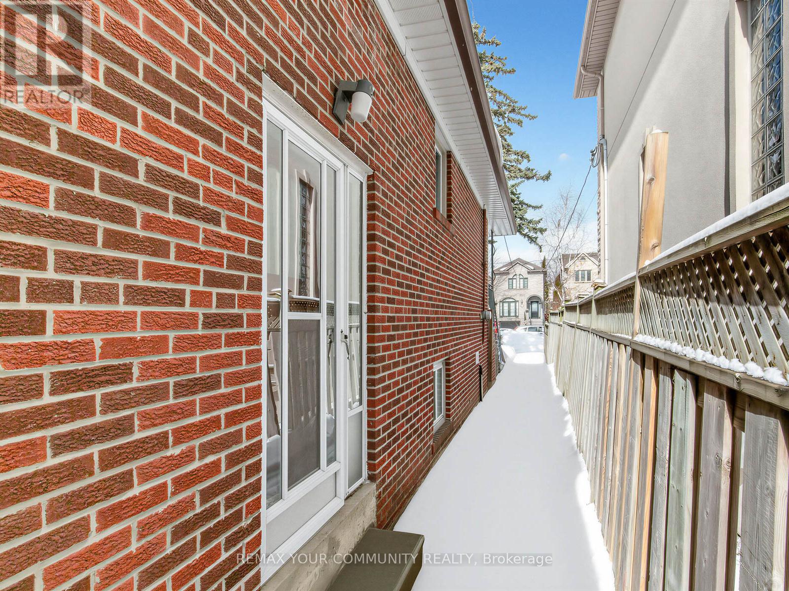 401 Melrose Avenue, Toronto, Ontario  M5M 1Z6 - Photo 35 - C12833376
