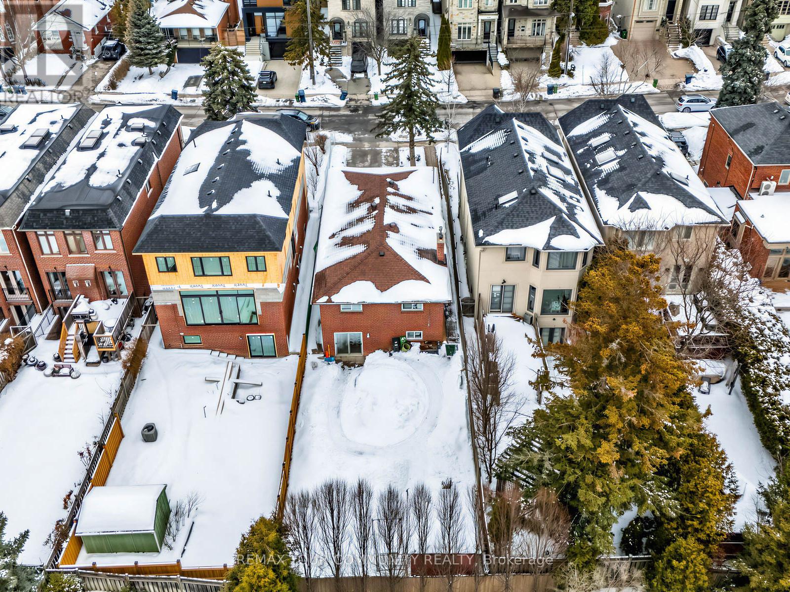 401 Melrose Avenue, Toronto, Ontario  M5M 1Z6 - Photo 5 - C12833376